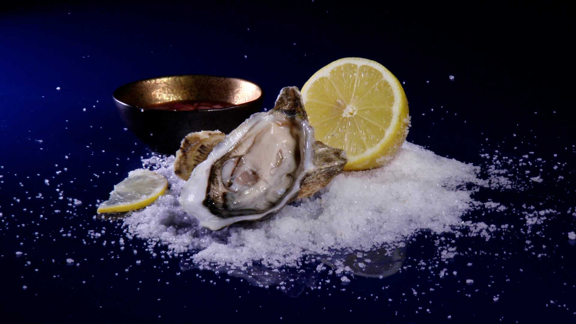 Многие гурманы обожают морепродукты Креветки, крабы, устрицы — все они имеют свои особенности и интересные вкусовые качества Но среди них два наиболее