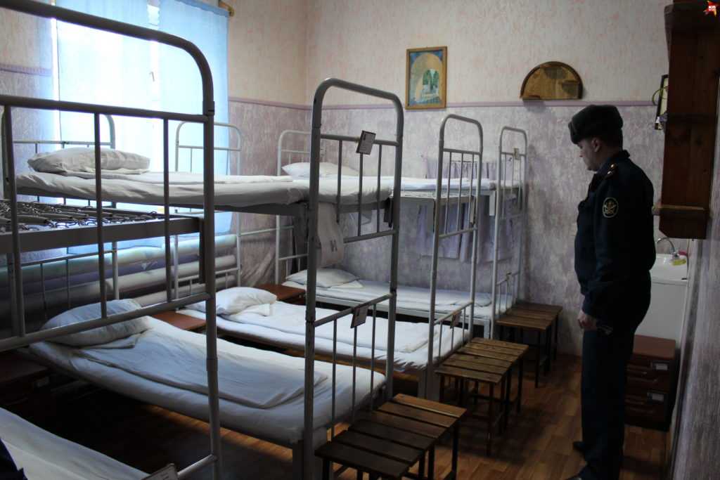 Ещё не тюрьма, но уже не свобода. почему из камеры предварительного заключения два выхода