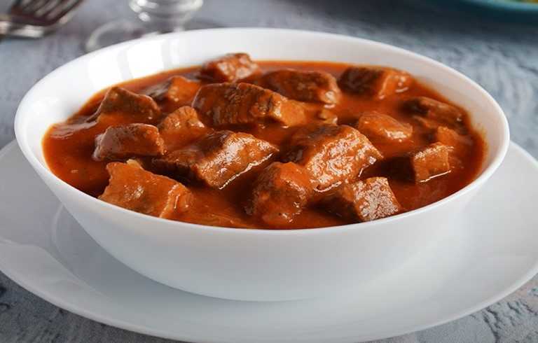 Гуляш из говядины с подливкой — 9 рецептов вкусного гуляша