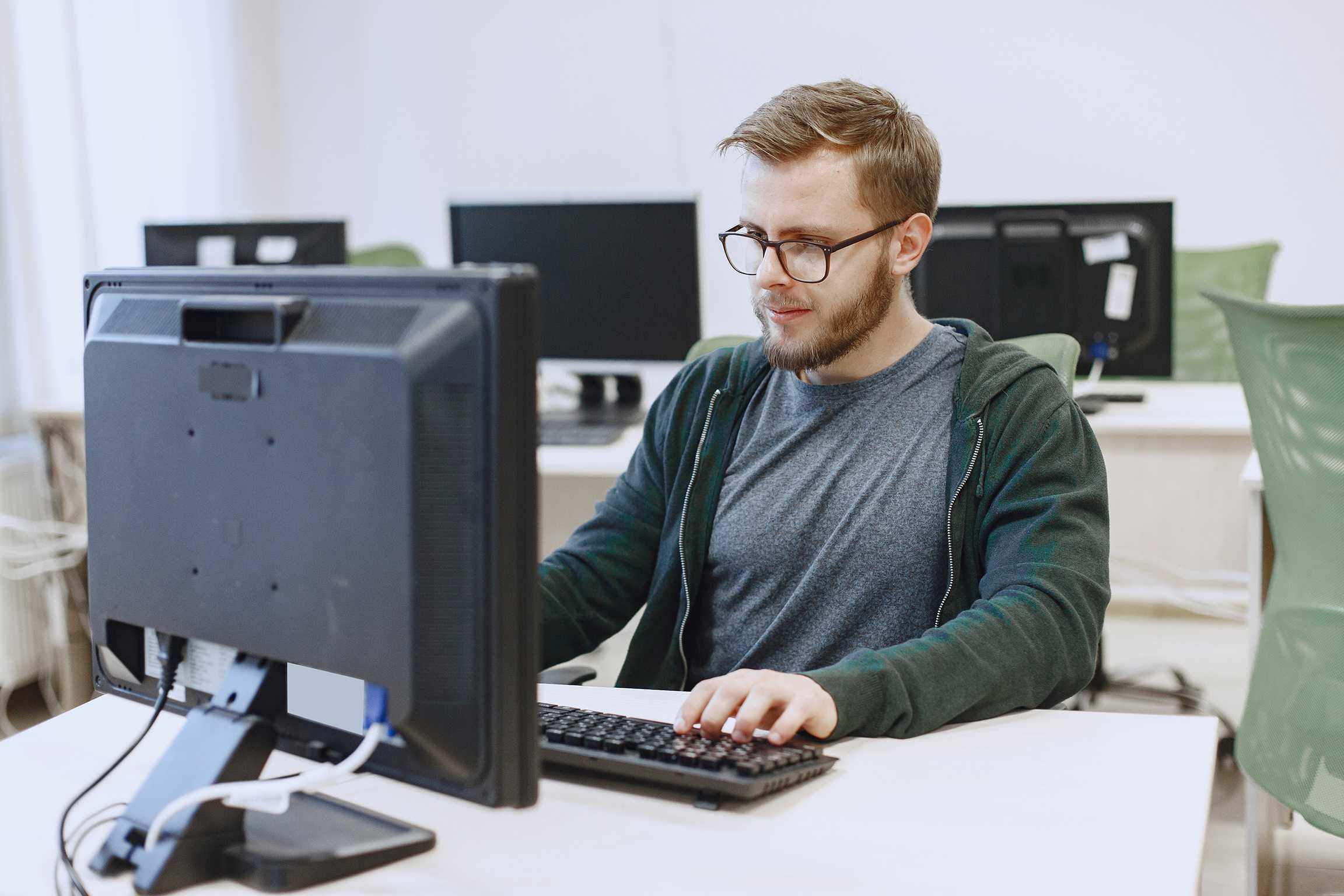 30 конференций для it-специалистов — календарь мероприятий на 2023 год / skillbox media
