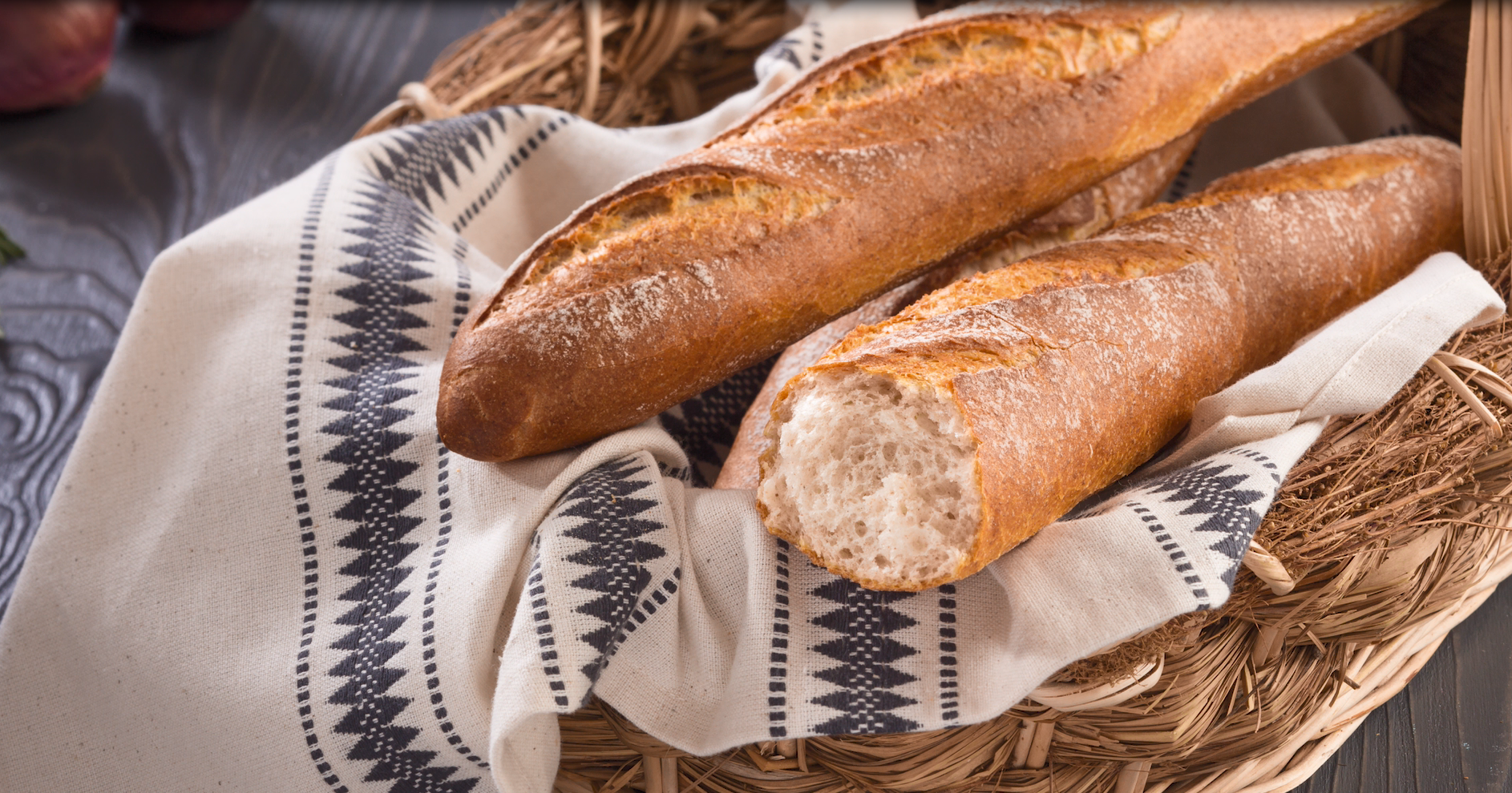 Чем отличается белый хлеб от черного: свойства и отличия